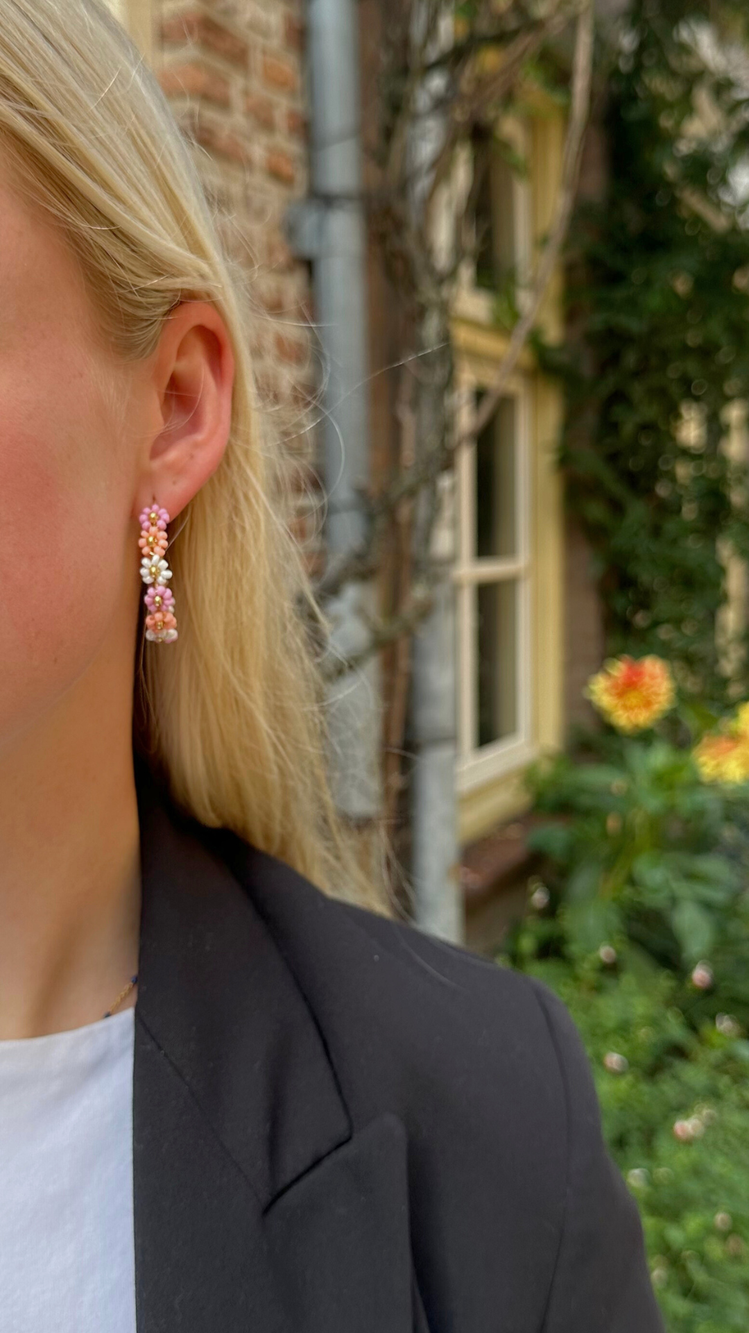 Bonita flower hoops Belle